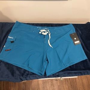 NWT Maui rippers women’s board shorts